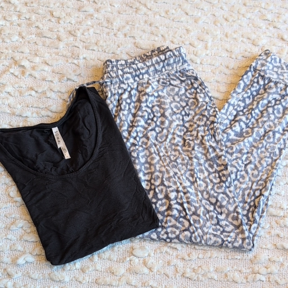 Soma Cool Nights Short Sleeve Top and Leopard Print Jogger Pants Set Small